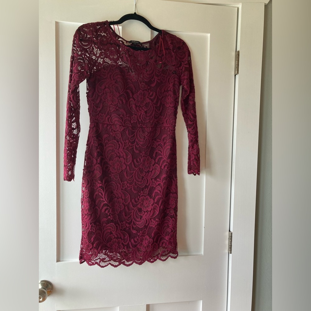Red lulus dress lace. Never worn
